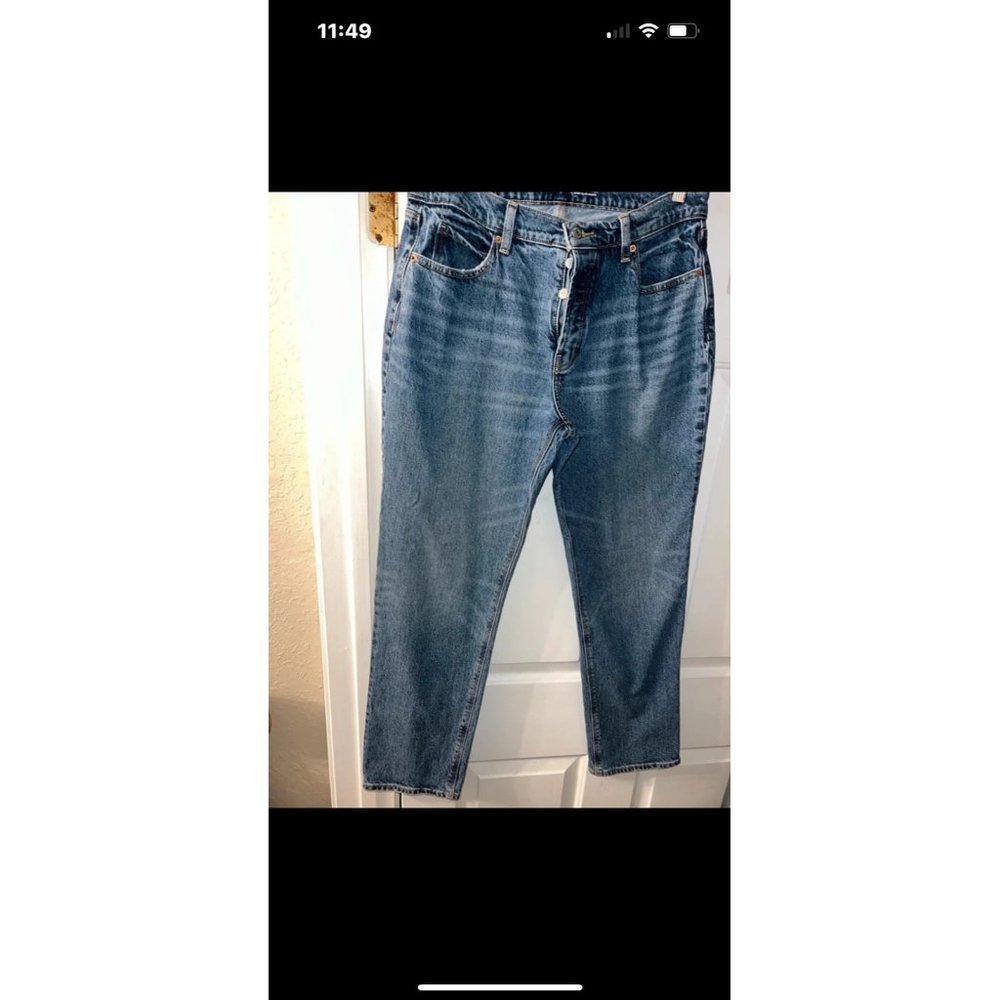 Women’s Old Navy jeans size8